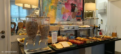 Hôtel du Bois Champs-Elysées Dining Photos