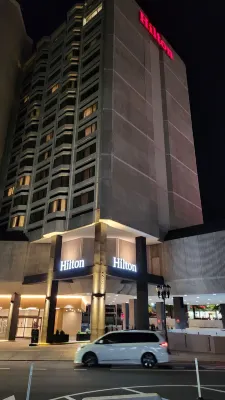Hilton Arlington National Landing Exterior Photos
