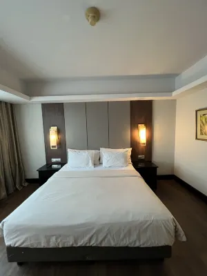 The Acacia Hotel & Resort Jakarta Kamar Photos
