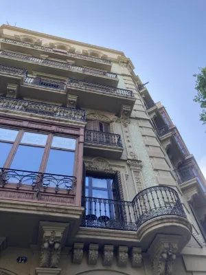 Som Nit Triomf Exterior Photos