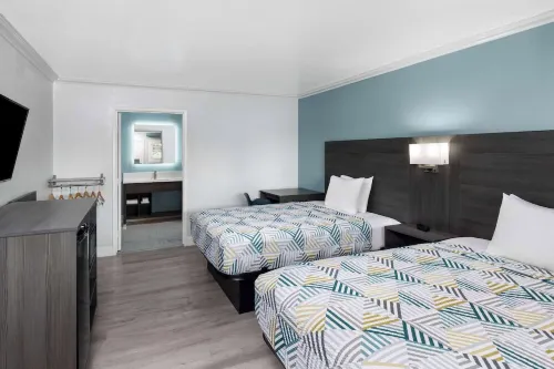 Travelodge by Wyndham Lemoore Near Naval Air Station Rooms Photos
