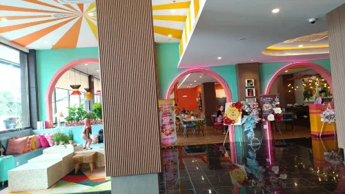 Yellow Bee Resort Cililitan Area Publik Photos
