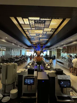 Phuket Graceland Resort and Spa Dining Photos