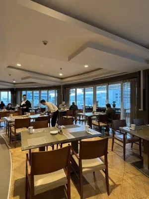 Renaissance Izmir Hotel Restauration Photos