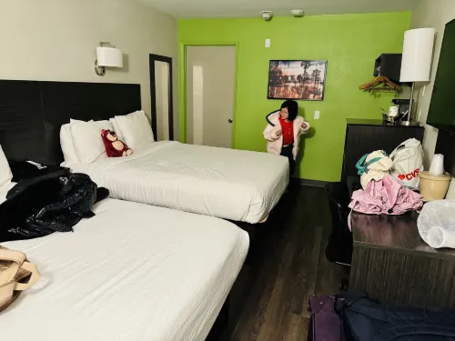SureStay Hotel by Best Western San Diego Pacific Beach Rooms Photos