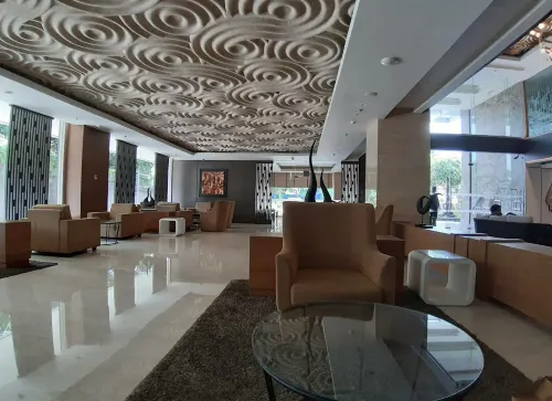Hotel Santika Premiere Gubeng Surabaya Общественные зоны Photos