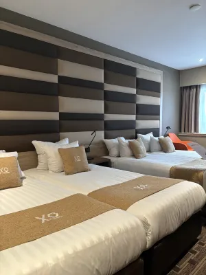 XO Hotels Blue Tower Zimmer Photos