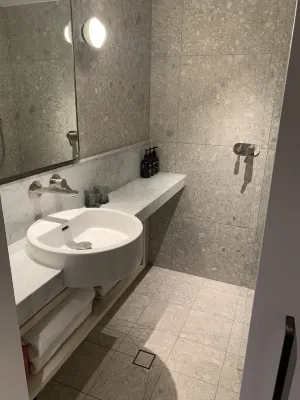 Rydges Melbourne an EVT hotel Rooms Photos