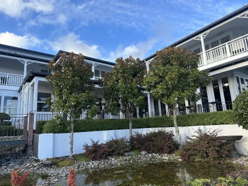 Hilton Lake Taupo Exterior Photos