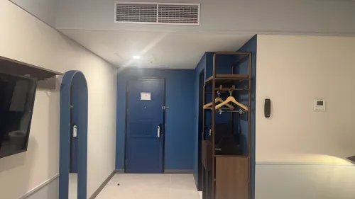 ARTOTEL Hub Simpang Temu Kamar Photos