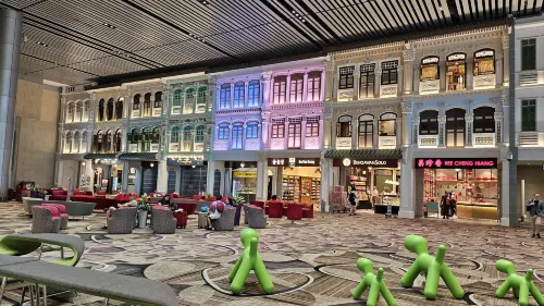 Meander Saigon Area Publik Photos