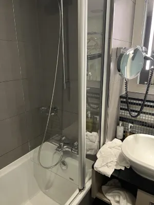 Crowne Plaza Berlin City Centre Zimmer Photos