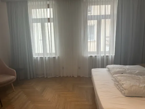 Bob W Beethoven Kamar Photos