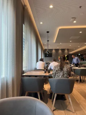 Holiday Inn Eindhoven Airport Photos