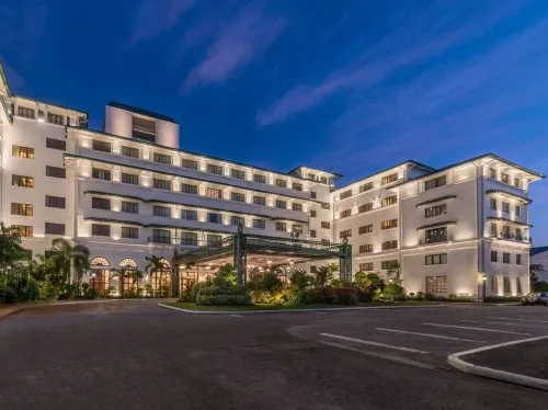 The Manila Hotel Exterior Photos
