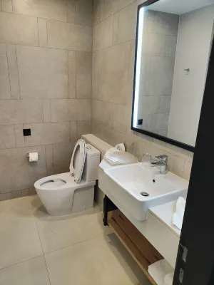 Holiday Inn & Suites Siracha Laemchabang Huoneet Photos