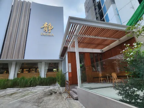 Galleria 12 Sukhumvit Bangkok by Compass Hospitality Esterni Photos