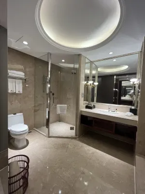 Oriental Fenghuang Hotel (Zhongshan Dengdu Ancient Town Huayi Square) Rooms Photos