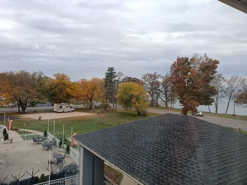 Holiday Inn Express & Suites St. Joseph Lakefront Circondario Photos