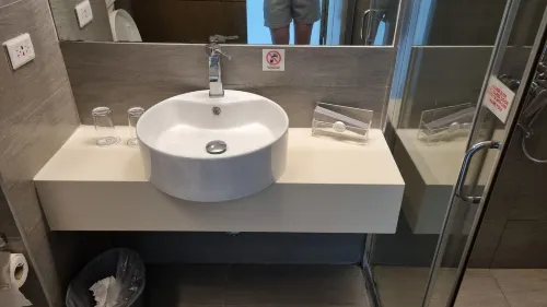 One Central Hotel & Suites Rooms Photos