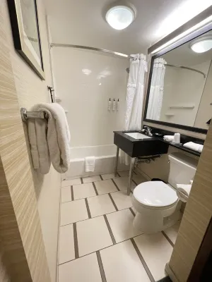Fairfield Inn & Suites by Marriott Los Angeles LAX/El Segundo Rooms Photos