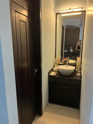 The Radiant Hotel Kamar Photos