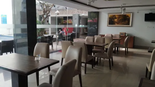 Mars City Hotel Makanan Photos