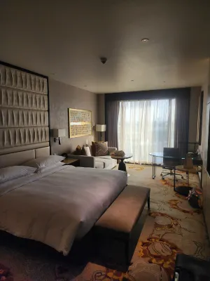 Sheraton Manila Hotel at Newport World Resorts Rooms Photos