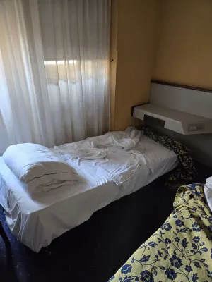 Hotel Maxim Rooms Photos