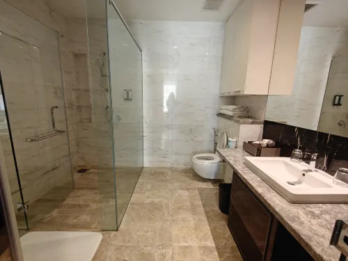 THE FACE Suites Hotel Kamar Photos