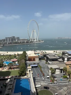 JA Ocean View Hotel, Jumeirah Beach Dubai Рядом с отелем Photos