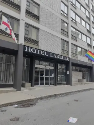 Hotel les Suites Labelle Extérieur Photos