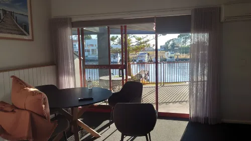Mariners Cove Waterfront Motel and Apartments Public Areas Photos