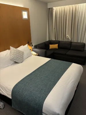 Holiday Inn Bournemouth Rooms Photos