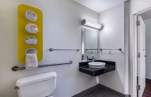La Quinta Inn & Suites by Wyndham Miami Airport East Zimmer Photos