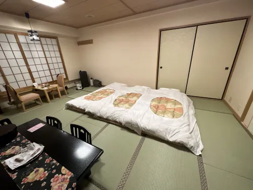 Matsui Honkan Zimmer Photos