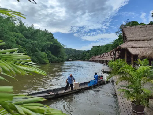 The Float House River Kwai In der Nähe des Hotels Photos