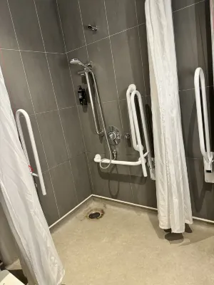 ibis budget London Whitechapel - Brick Lane Zimmer Photos