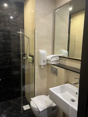 V Hotel Lavender Kamar Photos