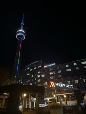 Toronto Marriott City Centre Hotel Exterior Photos