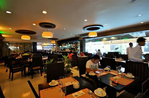 L'Fisher Hotel Bacolod Spisning Photos