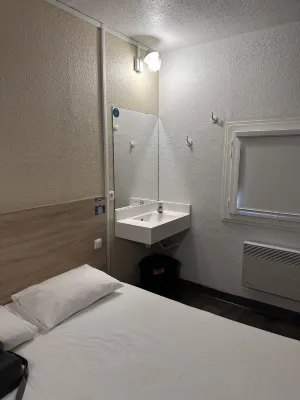 hotelF1 亞維儂中心庫爾蒂納 TGV 火車站酒店 房間 Photos