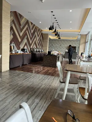 Novena Hotel Makanan Photos