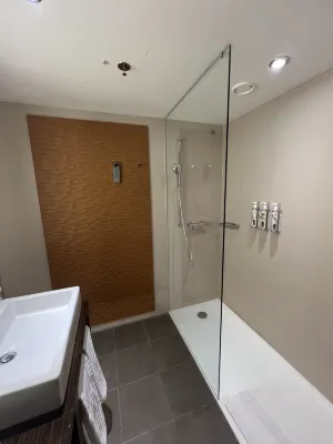 Renaissance Zurich Tower Hotel Rooms Photos
