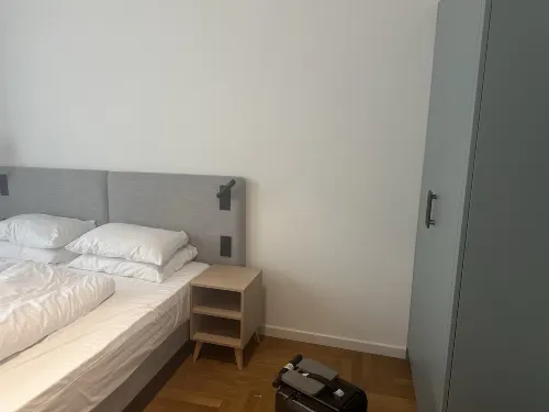 Bob W Beethoven Kamar Photos