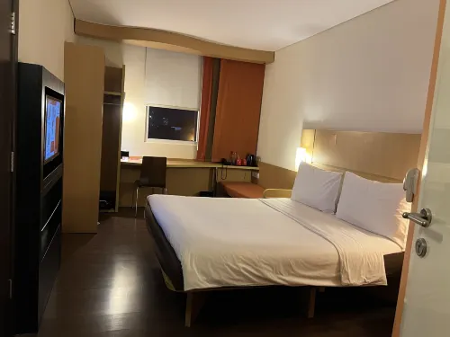 Ibis Surabaya City Center Kamar Photos