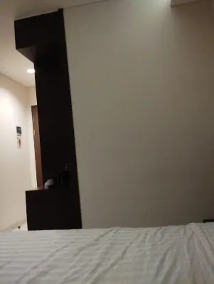 Balcony Hotel Sukabumi Kamar Photos