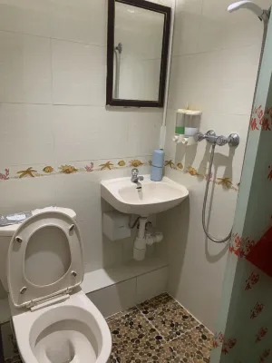 Hong Kong Budget Hostel Rooms Photos