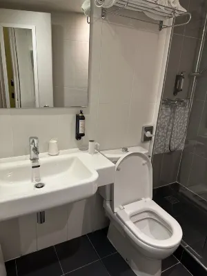Hotel Eiffel Capitol Rooms Photos