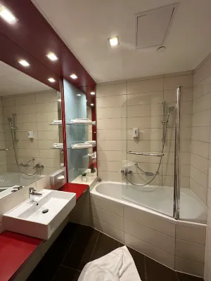 Promenade City Hotel Rooms Photos